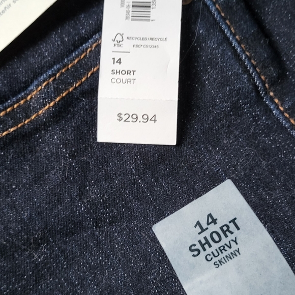 Old Navy Denim - Old Navy Jeans Women's  size 14 Dark Denim Short Curvy Skinny  Petite14 NWT